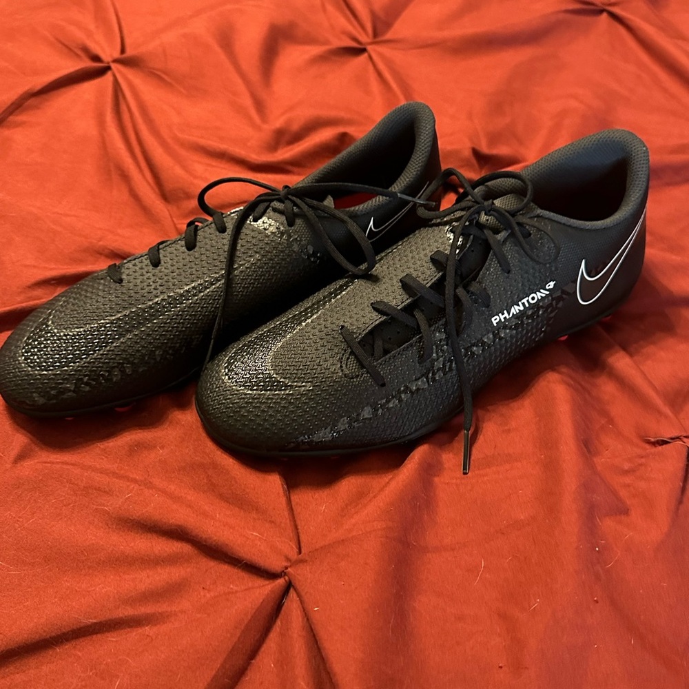 BLACK Nike SOCCER cleats, size 9
